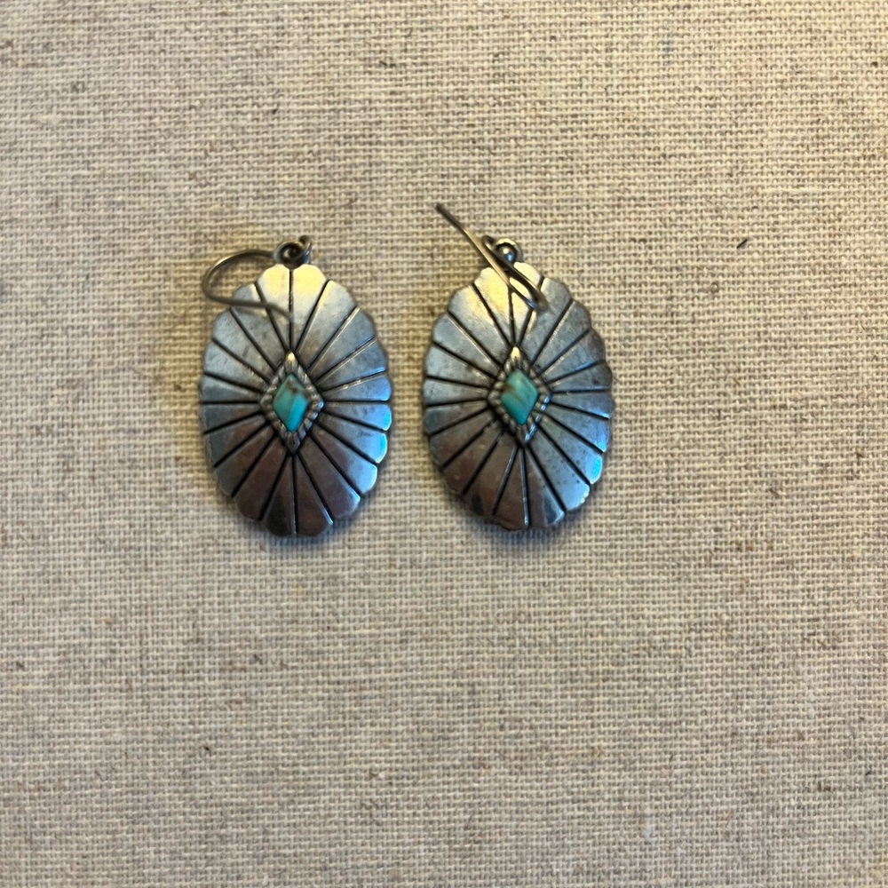 ✨ Western Silver-Toned Drop Earrings - Picture 4 of 4